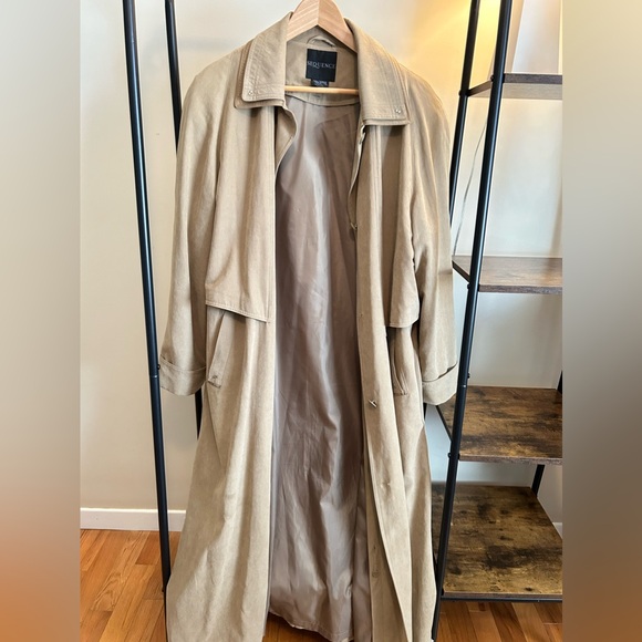 Vintage lined trench coat - Picture 7 of 12